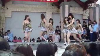 淮坊大学生跳舞吃瓜视频,淮坊大学学子热辣吃瓜，舞蹈风采引关注